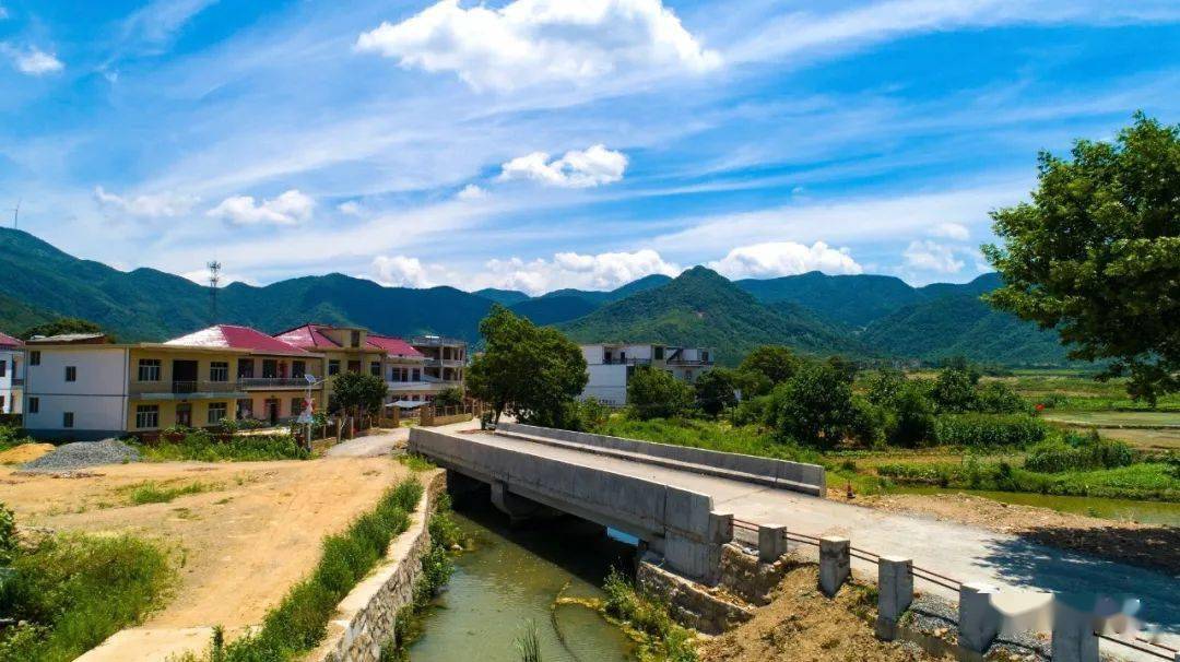 湖口这个镇有条连接风景区的旅游公路,拍下的景色都像大片!_村民