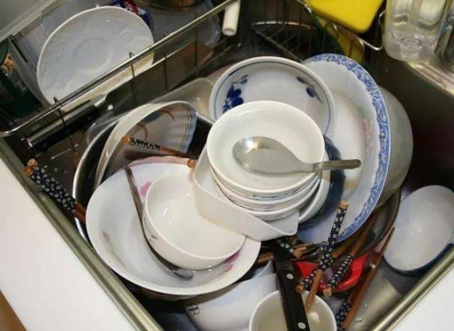 但是,  这2点不足证实4小时不洗碗等于服毒.