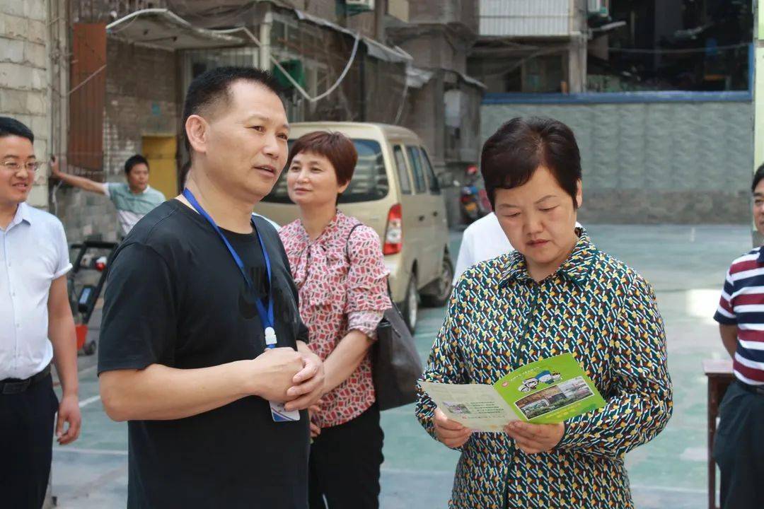达州市人大常务委员会莅临民族小学调研城市民族工作