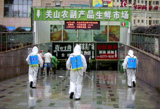 放心逛安心买 湖北消防对各地农贸市场开展全面洗消