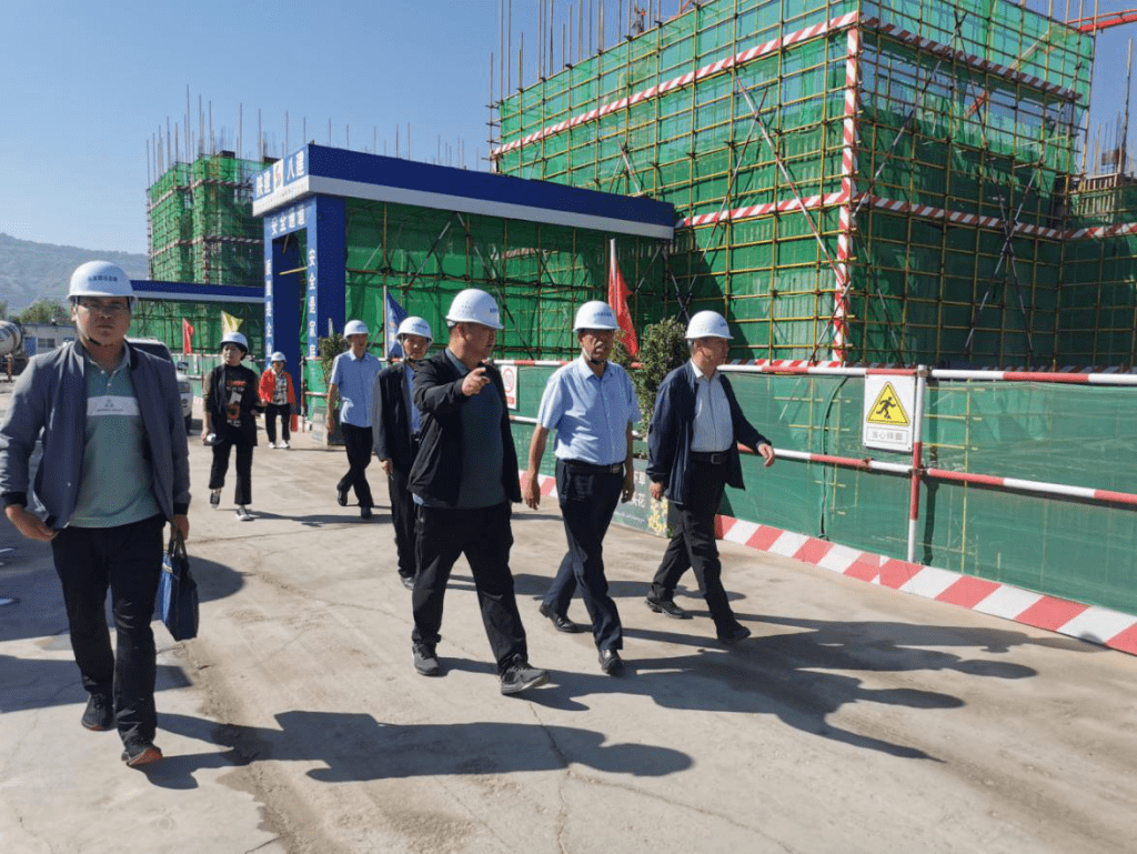 临夏州住建局长周子良一行检查指导临夏幸福城项目