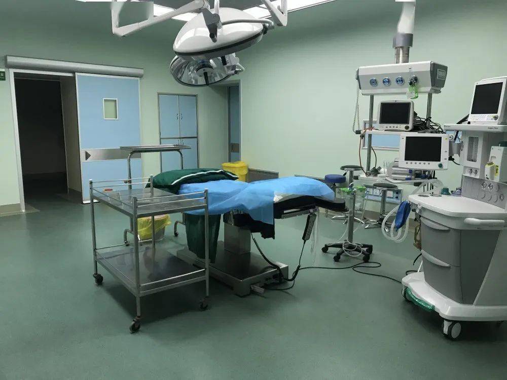 医探究竞层流手术室为您提供洁净舒适的手术环境