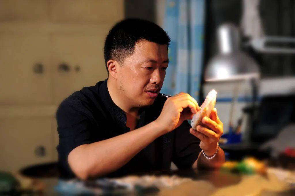 礼赞平洲玉器珠宝小镇又一玉匠获命名为佛山大城工匠