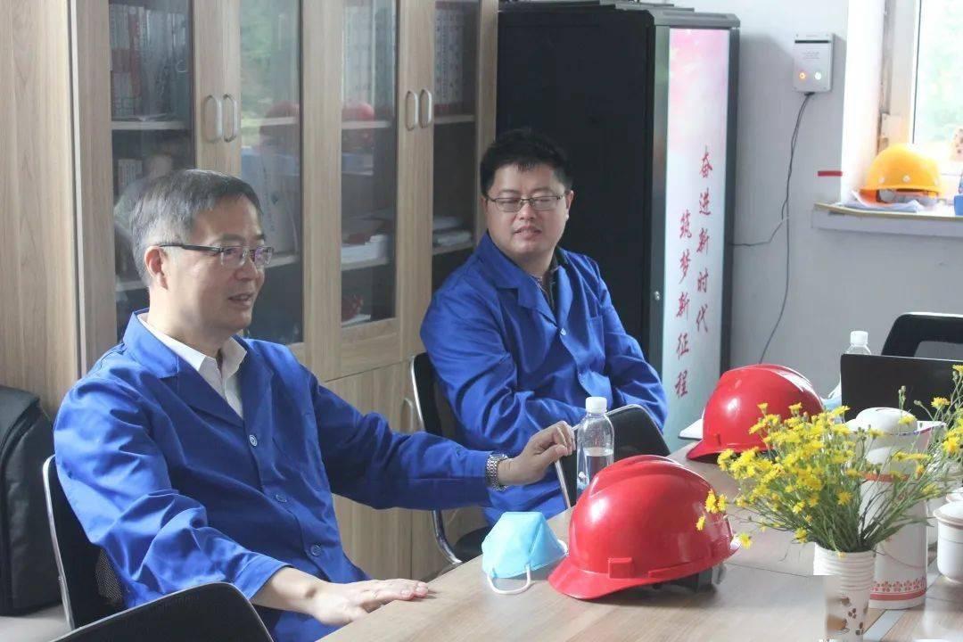 黑龙江石油分公司代表,党委书记叶震到哈尔滨石油进行节前安全检查