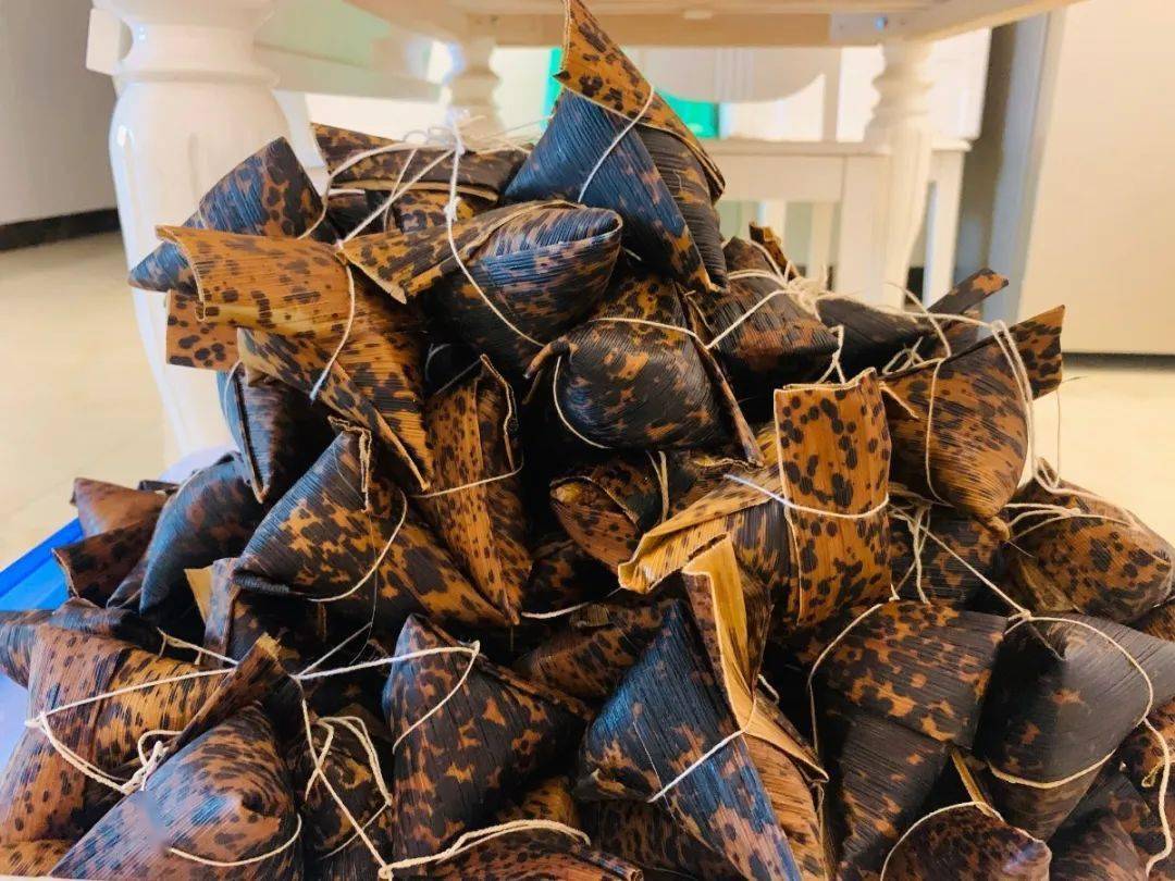 古宋的罗四姐,你做的粽子今天上最美兴文头条了!_笋壳