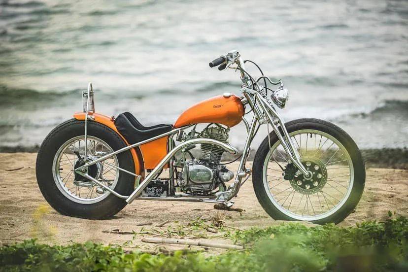 一台要骑上毕业典礼的硬尾chopper每日一车