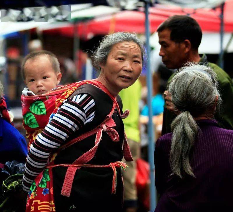 【庐陵印象五十】——客家红背带_女人