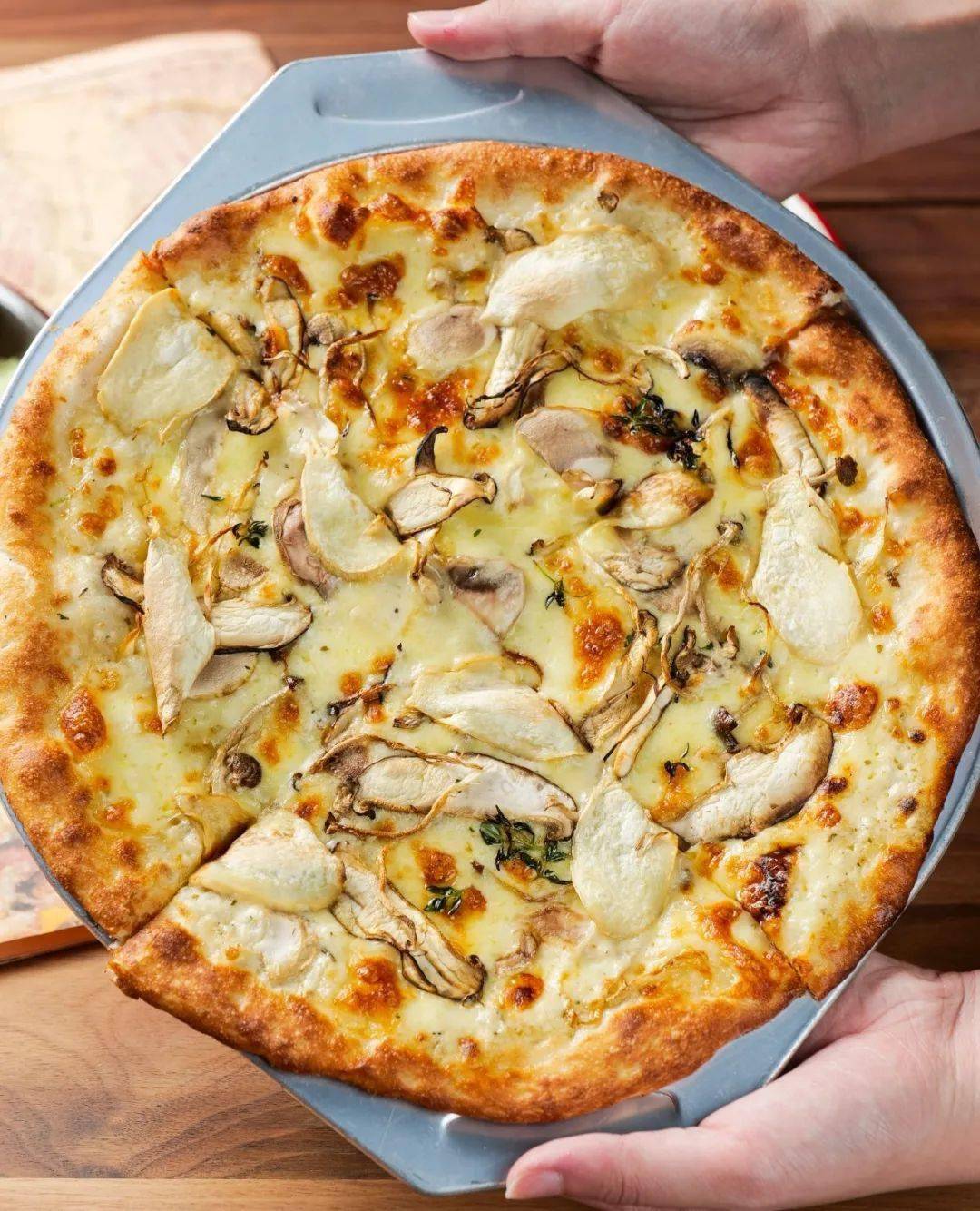 菌菇鲜香,芝士奶味充足,每一口都鲜甜到心底