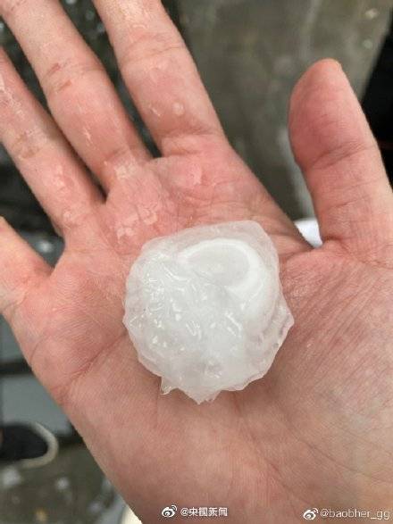 看图!北京下冰雹