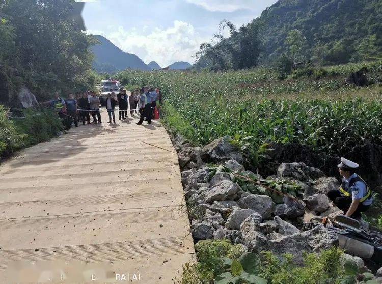 骑车还不戴头盔?西畴 2死1伤血的教训