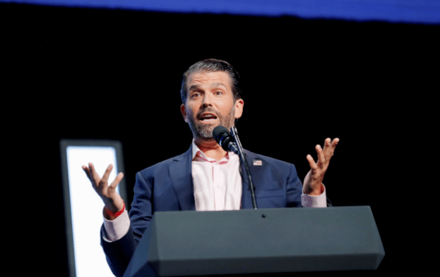 其中包括首位总统华盛顿和"独立宣言"起草人,第三任总统杰佛逊雕像