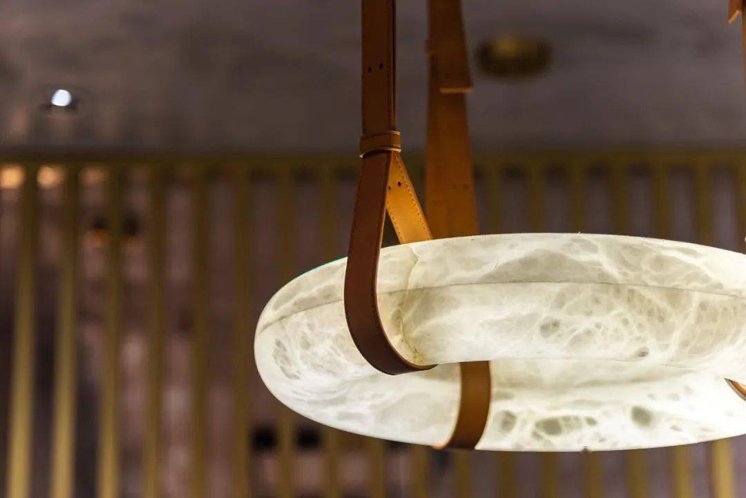 看灯饰设计如何玩转服饰时尚!