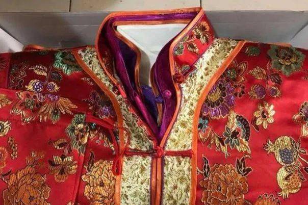 人死后为何必须穿寿衣不是迷信里面大有讲究