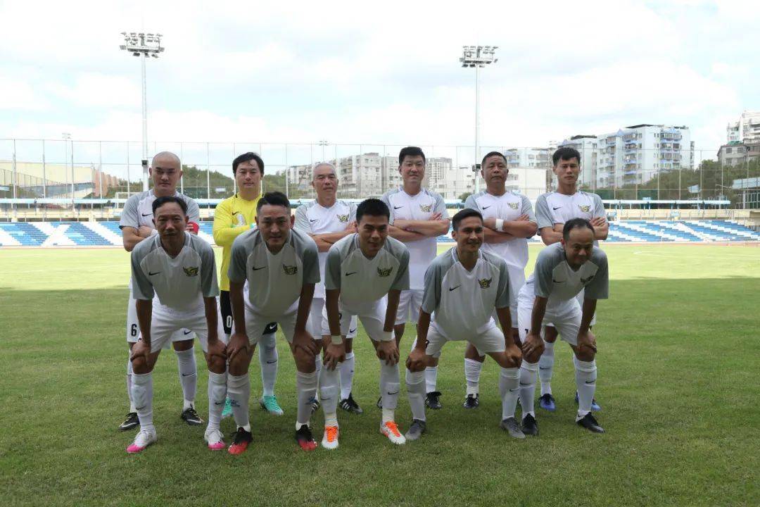 作为主帅指挥,李勇和黄国才辅助,主要的阵容则由吴群立,彭伟国,潘伟明