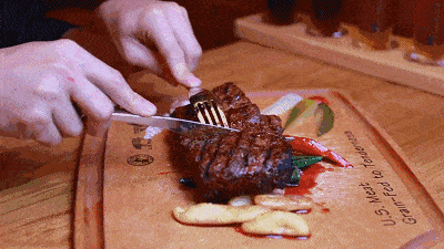 这份牛排套餐有来头,厚切牛排会爆汁!还赠送刀叉