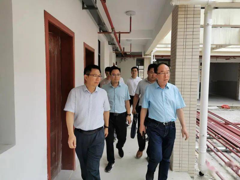 熊汉鹏罗小亮等到分水村走访调研