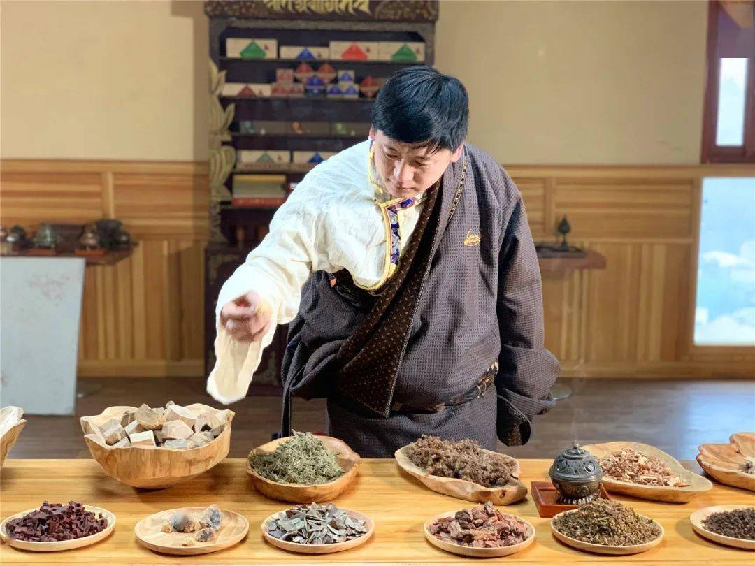点燃一柱藏香 传承一种文化_若尔盖县