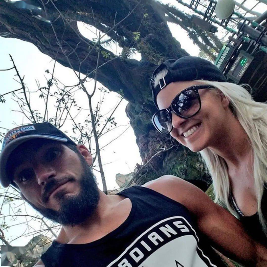 wwe超级巨星夫妻合影