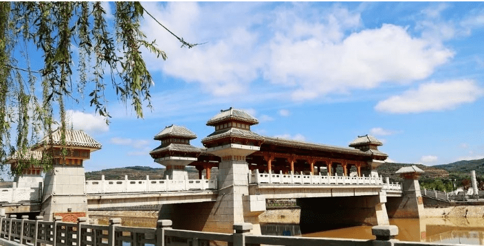 气势恢宏的大型广场舞蹈《清水轩辕鼓》和西秦腔歌舞剧《轩辕大帝》