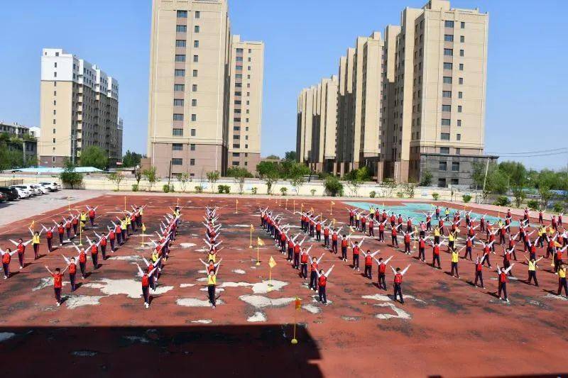 青年小学教育集团南开分校供稿单位:营口市站前区教育和文化旅游局