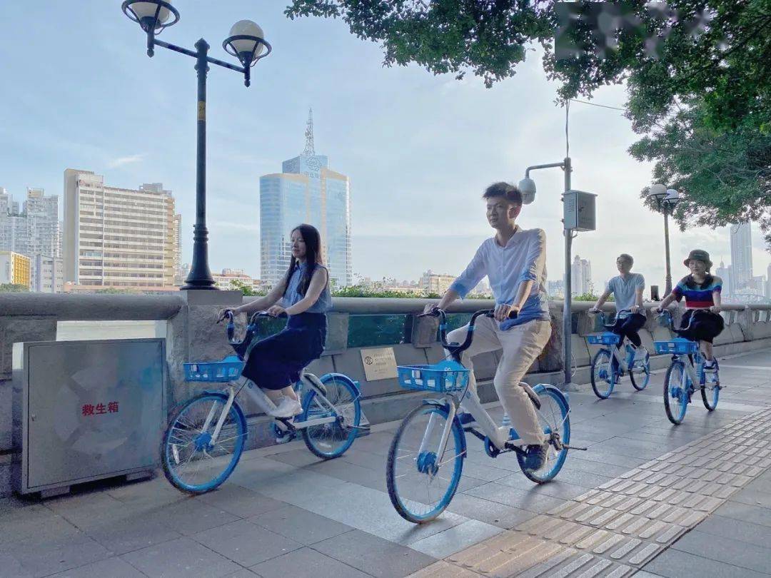 广州市民骑行哈啰单车中