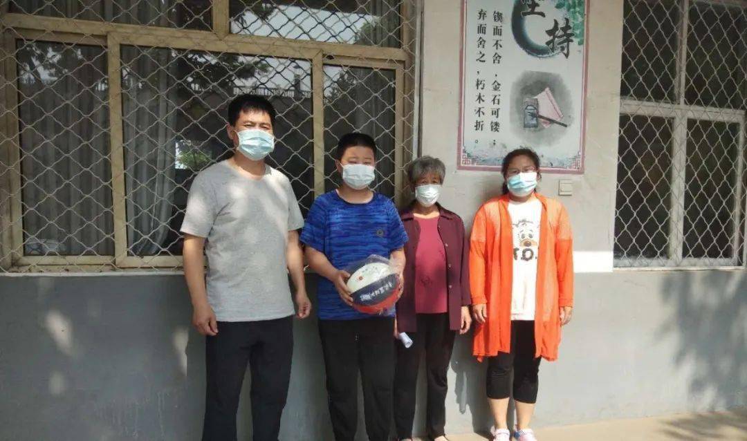 您的"微心愿"礼物已陆续送达孩子们手中!_定州市