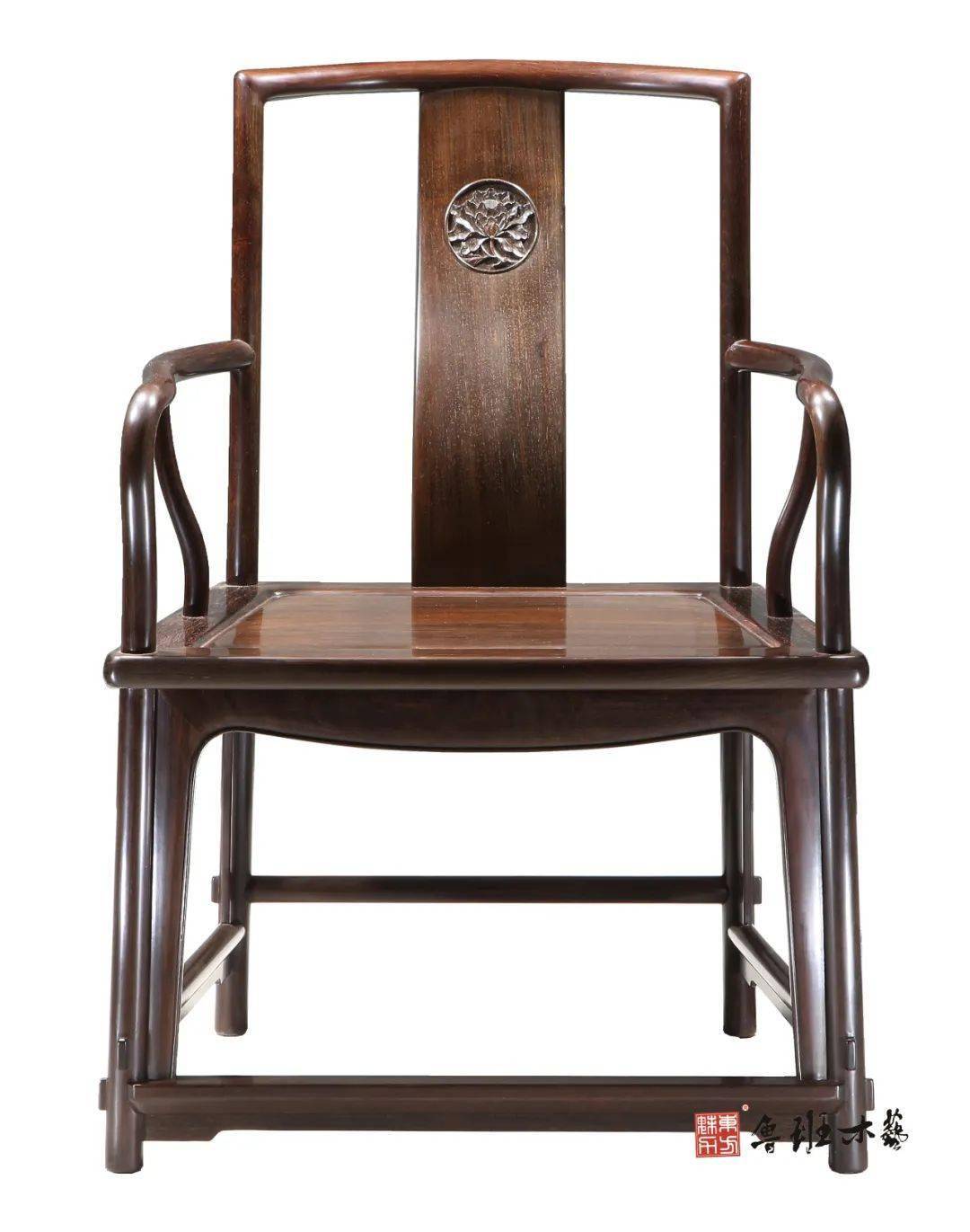 扶手椅中最典型的扇面形南官帽椅