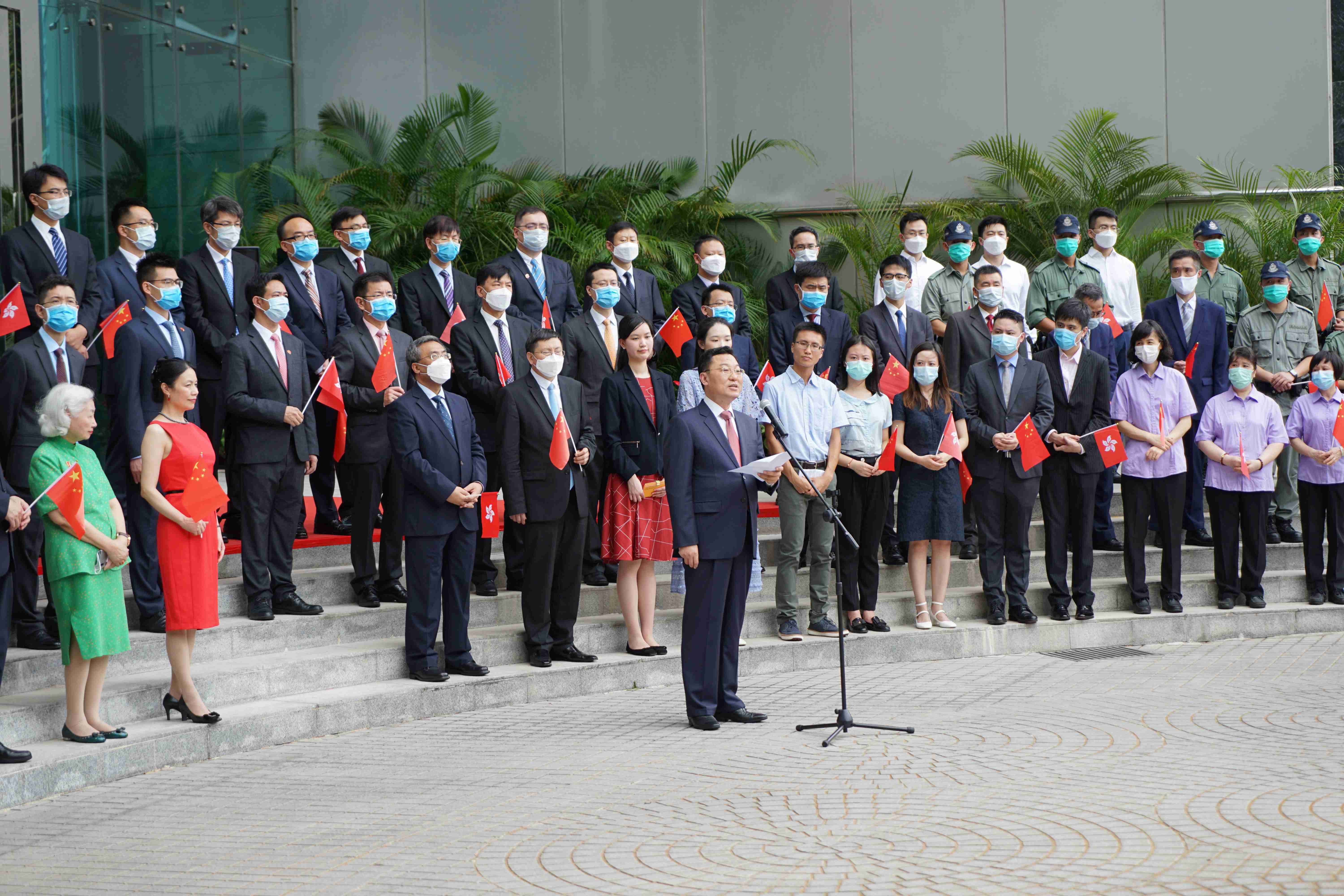 驻港公署:国歌声中国旗扬 外交助港再启航