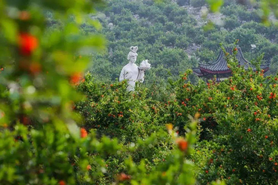 境内历史遗产众多,有仰韶文化时期的姜寨遗址,烽火戏诸侯发生地骊山