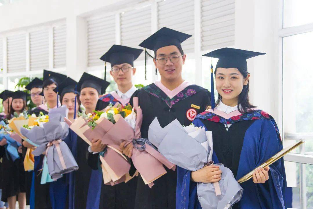 西南政法大学2020届学生毕业典礼暨授位仪式在校举行