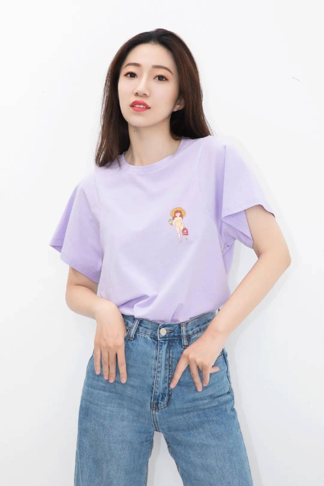 嫌队服太丑的姐姐们,把衣服都"作"成啥样了?