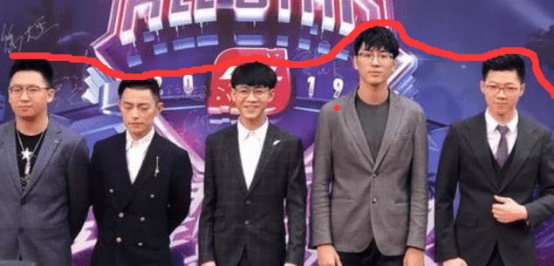 7月2日,斗鱼直播平台联合《新神魔大陆》手游举办了一次热血激昂的"