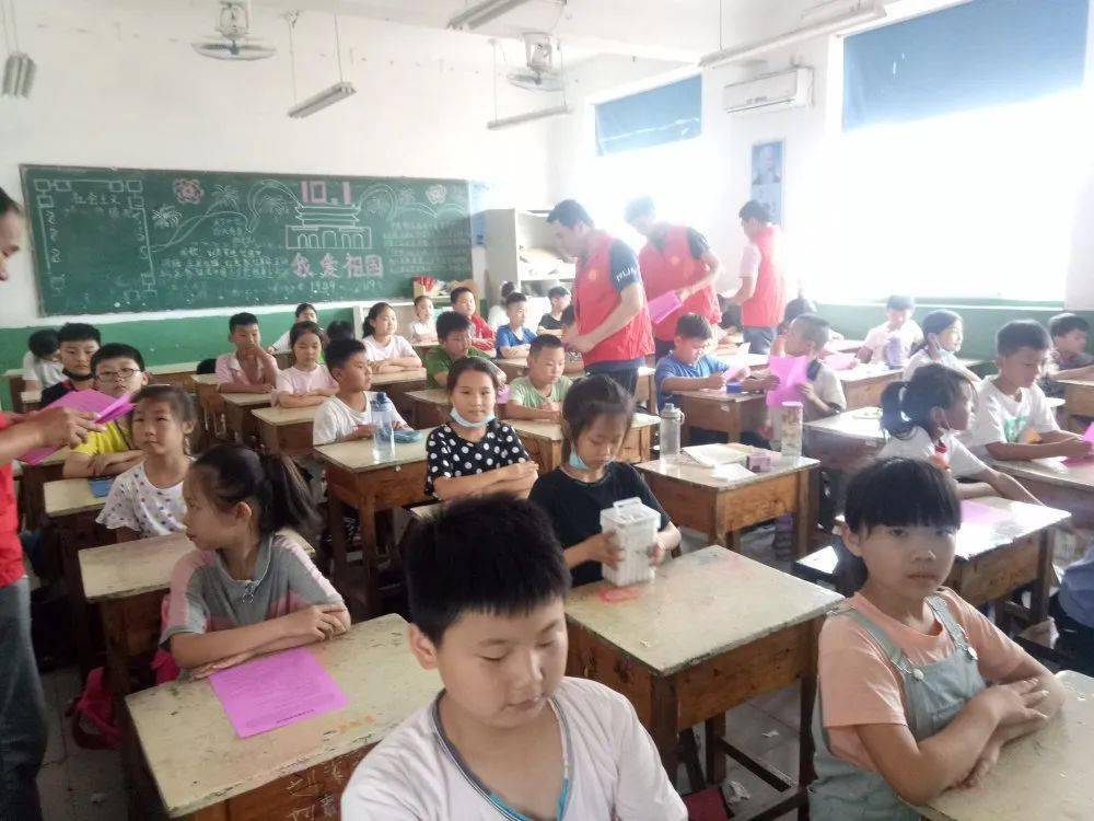 防溺水安全教育进校园_两城镇