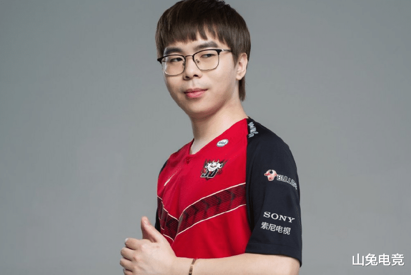 jdg再现bug这次绿毛不敢喊暂停了被rng粉丝冲怕了