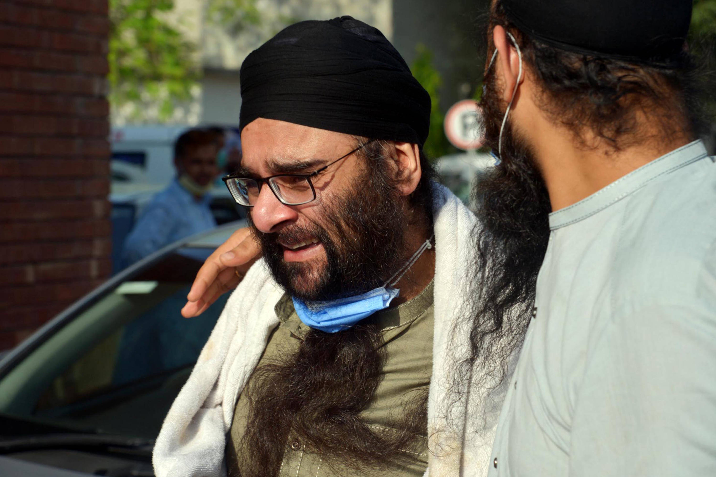 巴基斯坦客运列车和巴士相撞事故致19人死亡