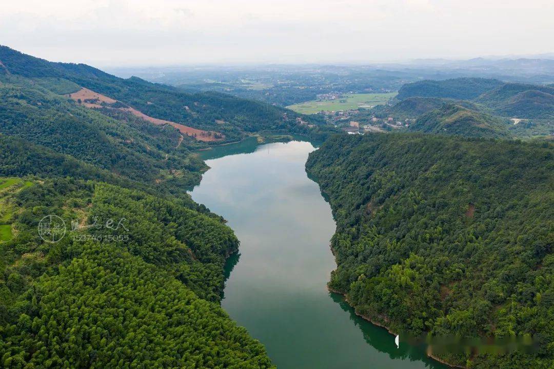 松江水库是一处中型水库,位于湖南省永州市东安县川岩乡松江村,山水