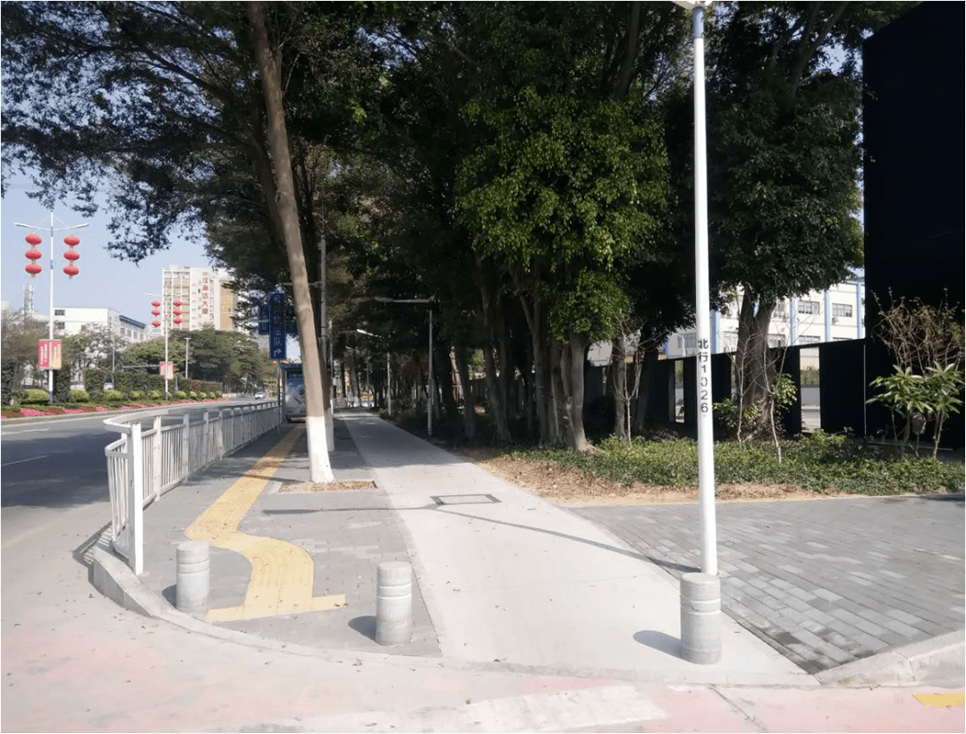 全放坡式坡度,舒适畅达混凝土拉毛,经济实用107国道港隆城段,提升样板