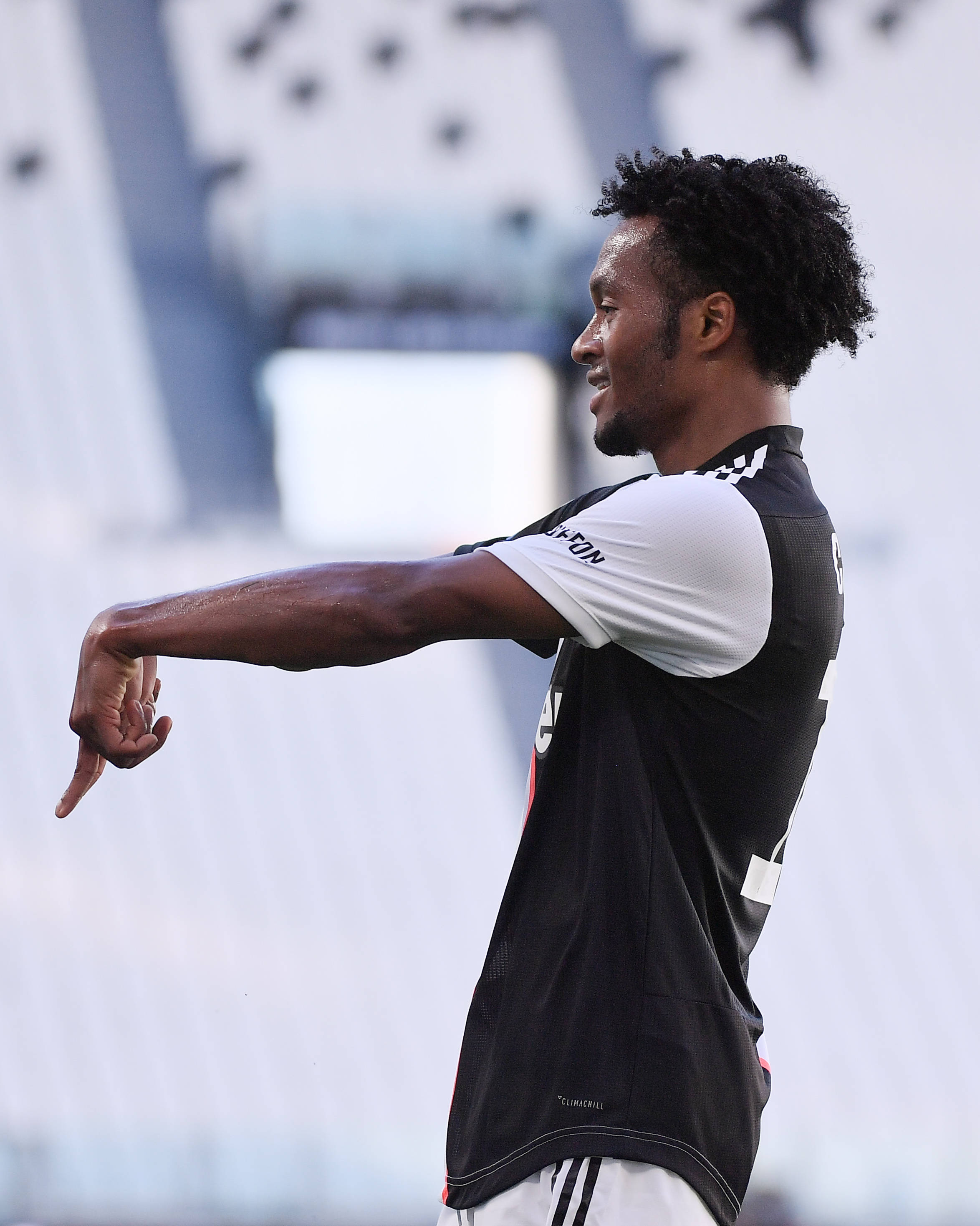 足球——意甲:尤文图斯胜都灵