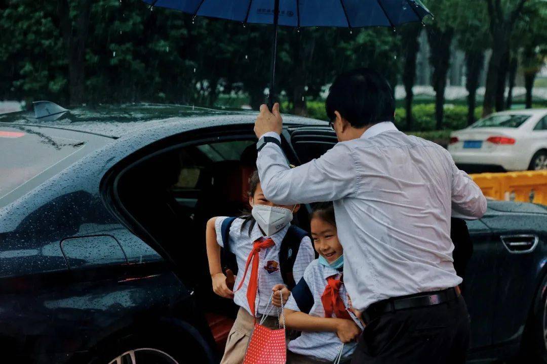 曹伦华先生清晨7点不到甚至更有了别样的情怀和意蕴但丝毫不缺温暖