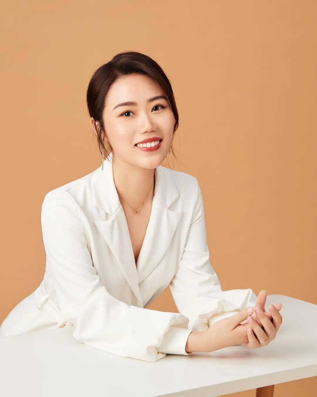 12秒火遍全球?"中国蛋哥"首次直播回应《一剪梅》爆红