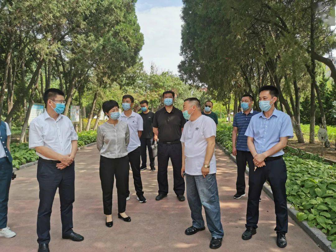 冯志远,副区长李晓光先后到北戴河中学考点督导我区高考筹备工作情况