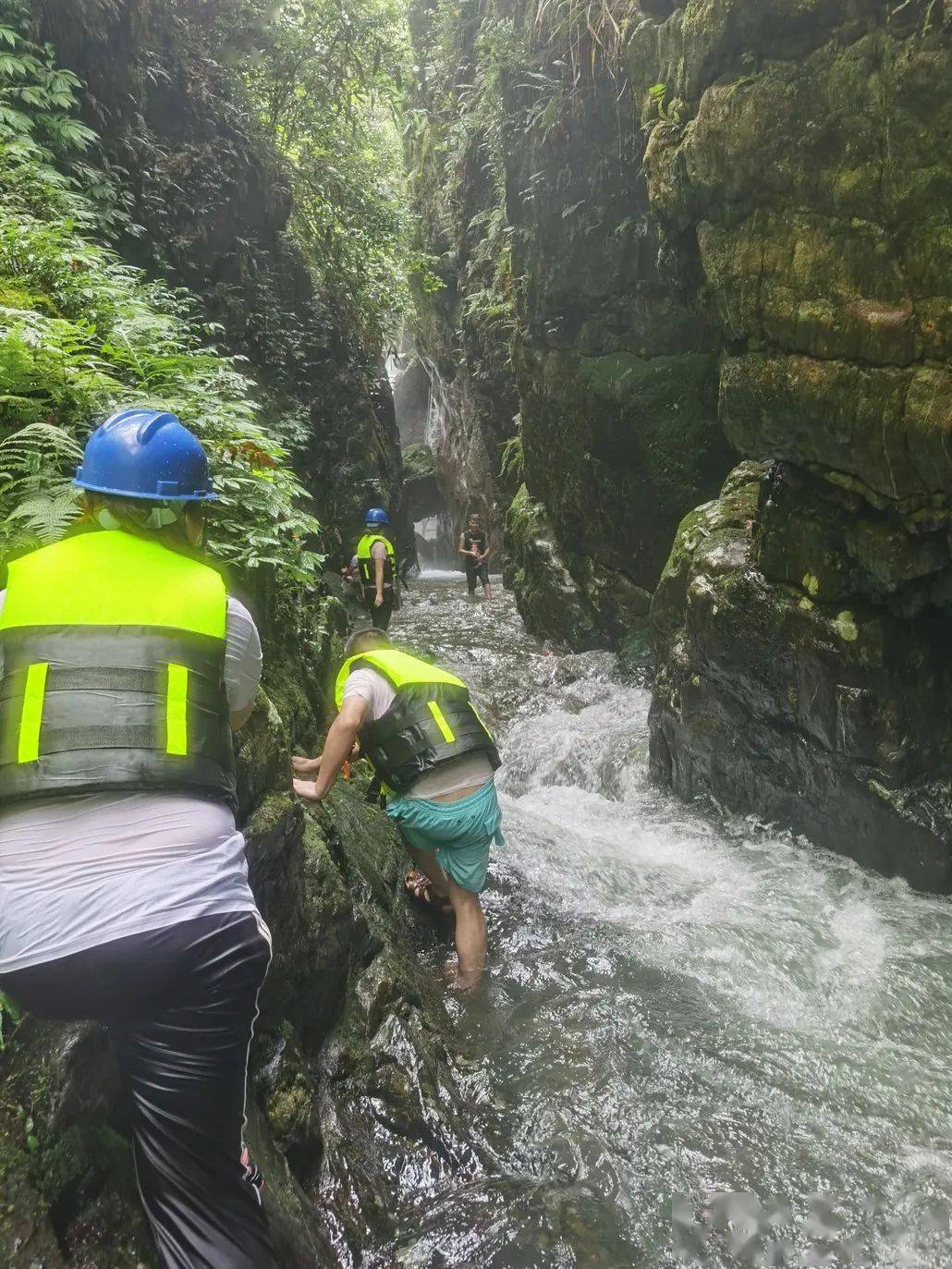 7月12日新化粗石雾峡溯溪穿越一日游