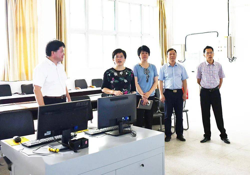 县委书记赖晓岚检查指导高考准备工作_上犹
