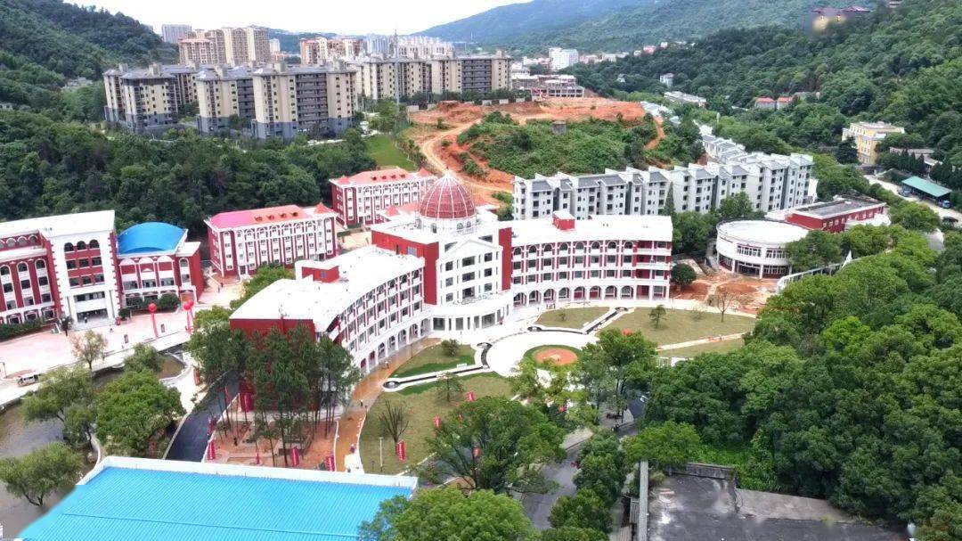 美好的事需要美好的人去做天行创世纪学校初中部教师团队曝光