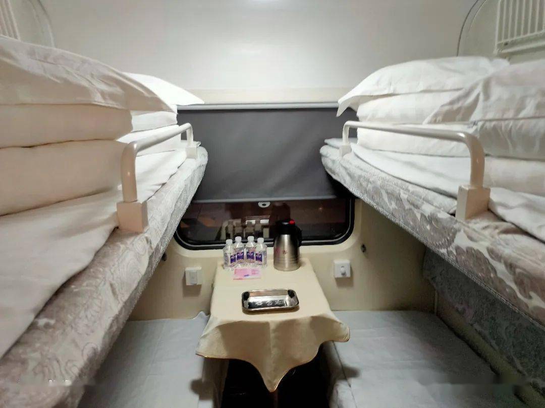 围观内蒙古来了双层火车快看能去哪儿