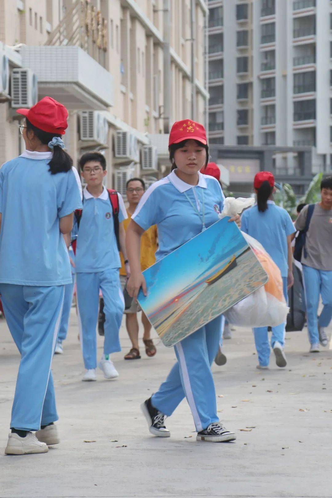 温馨的高考真情的陪伴金堡中学