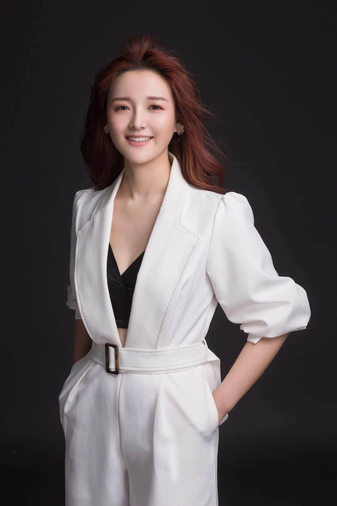 chief designer设计机构 / 临沂业之峰装饰主案设计 / 李奕霖设计风格