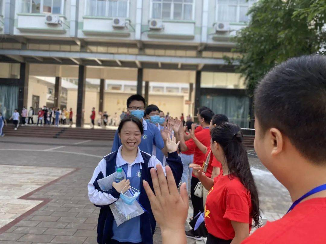 扬帆启航行远怀恩信丰中学2020届高三高考壮行仪式暨毕业休业式