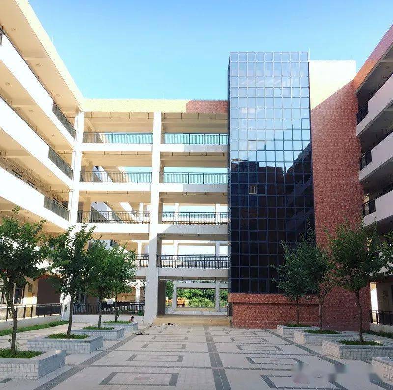 多图湛江幼儿师范专科学校实拍