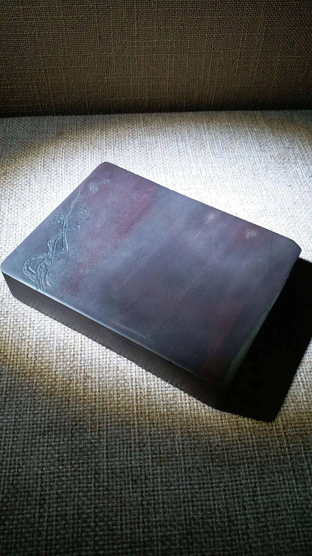 砚界公益拍梅平板砚